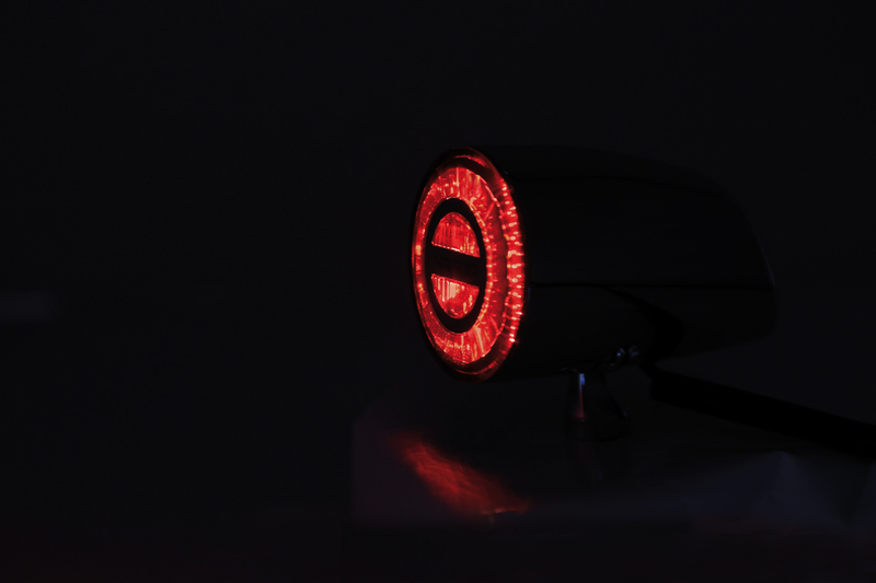 HIGHSIDER pro Rocket Classic LED Rücklicht Chrom/Getönt (1Stck) – Bild 7