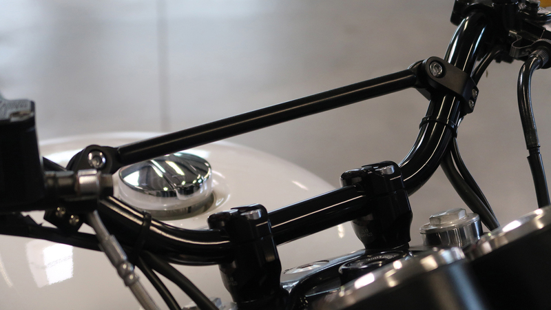 HIGHSIDER pro Cross-Bar Lenkerstrebe Schwarz Zweiteilige Schellen – Bild 4